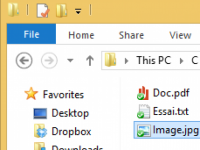 บน computer คุณสามารถเพิ่มไฟล์ไปยัง Dropbox ของคุณด้วย File Explorer หรือ Finder